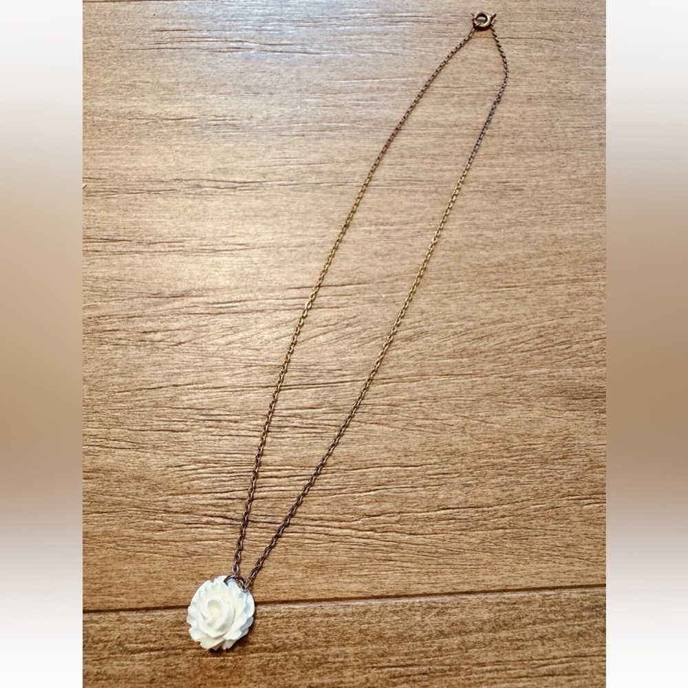 Dainty White resin rose vintage necklace
